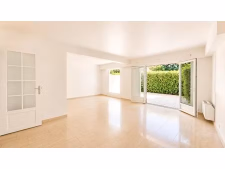 cannes anglais 4 pièces 108 m² avec terrasse  cave et parking
