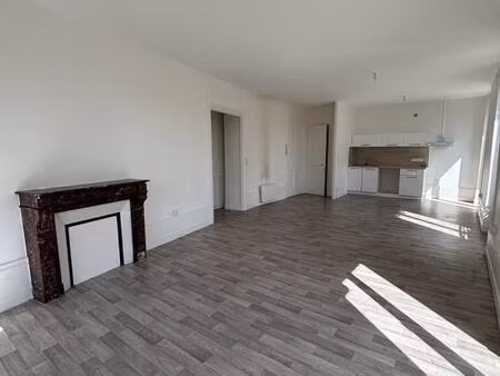 charmant t3 lumineux avec balconnets – 32 boulevard de la république