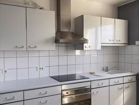t3 avec une seule chambre 29 rempart st pierre