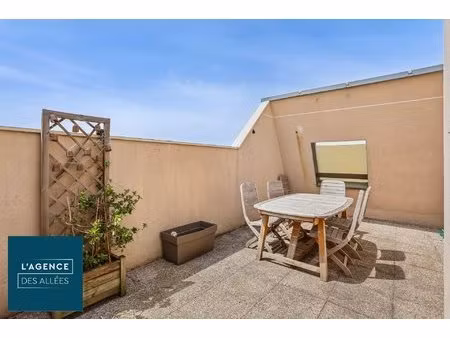 centre-ville – dernier étage avec terrasse  cave & box