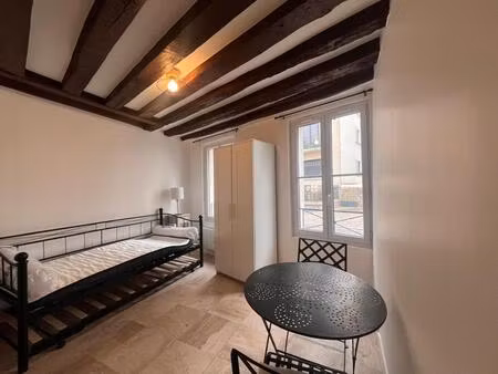 fontainebleau - rue st merry