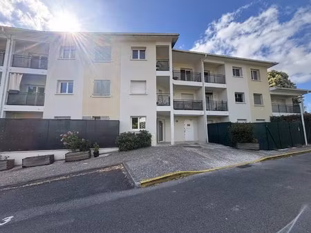 appartement t2 de 45 39 m² avec balcon – proche centre-ville de salles
