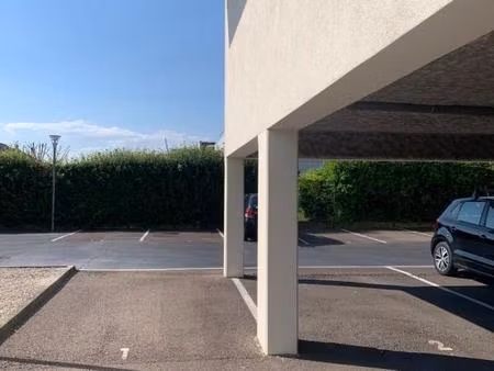 place de parking - 22 rue pierre mendes france à st remy