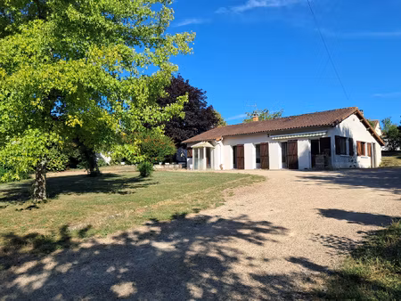 chasseneuil - maison à rénover de plain pied sur terrain de
