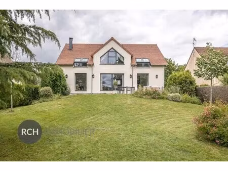 exclusivité - montfort-l'amaury - charmante maison familiale parfaitement rénovée
