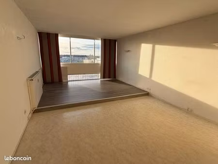 t3 de 74 m² lumineux  2 chambres et cave