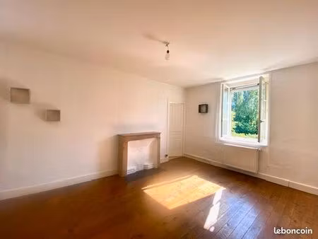 01 contrevoz 7km belley t2 duplex 78 m2