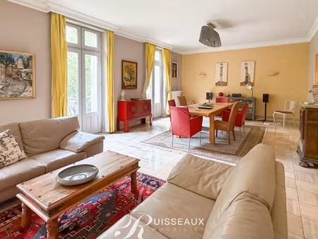 superbe t5 meublé de caractère 131 11 m2