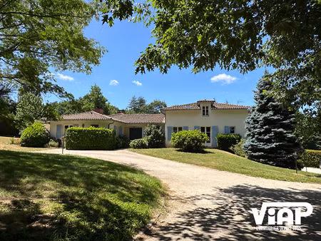 rare! aux portes de limoges maison d'architecte sur 6920 m² de terrain.