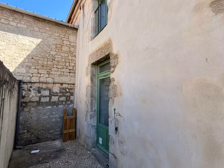 maison de ville 38 m2 avec terrasse à louer en centre-ville