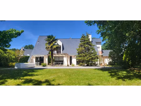 maison 9 pièce(s) 205 m2