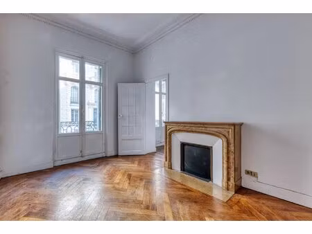 musiciens – appartement à rénover de 87 m² avec fort potentiel