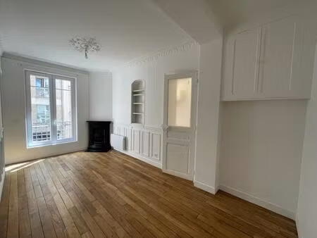 charme absolu et cachet de l'ancien pour ce 2 pièces de 32 m²