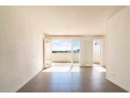 t1 bis de 35 m² avec grande terrasse – tarnos