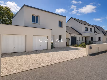 maison contemporaine de 100 m2 avec jardin arboré et double