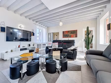 a vendre  maison anciennee avec dependances