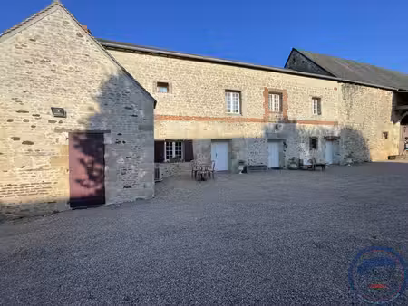 maison en pierre de 189 m2  un hangar de 600 m2  piscine  sa