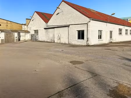 location locaux professionnels 15 pièces 5512 m² à fressenneville (80390)  8 350 €