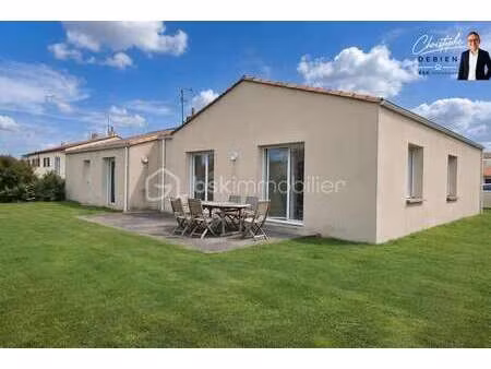 vente maison à chavagnes-en-paillers (85250) : à vendre / 100m² chavagnes-en-paillers