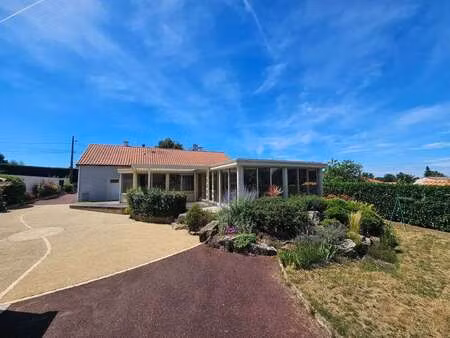 vente maison à monnières (44690) : à vendre / 235m² monnières