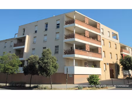 t2 avec terrasse de 50 69 m2 plus garage au centre-ville de