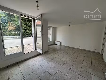 studio avec terrasse à meaux – emplacement idéal proche gare et centre-ville