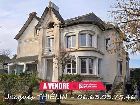 maison de caractère en hypercentre de longué-jumelles ? 198 m² ? 5 chambres ? terrain clos