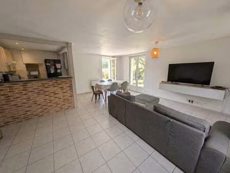 vente maison à montguillon (49500) : à vendre / 55m² montguillon