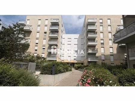 à vendre – appartement 2 pièces proche gare avec parking