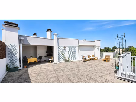 trespoey appartement traversant de 170 m2 + terrasse 80m2 vue pyrénées