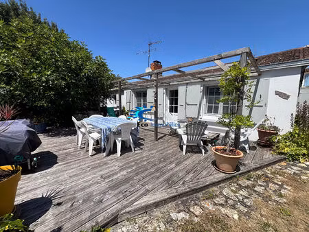 saint xandre maison type longere de plain-pied 2 chambres + studio + garage + jardin