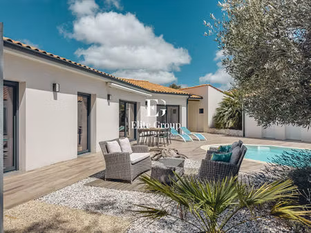 a vendre magnifique maison proche royan - 145 m2 - 6 pièces