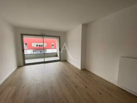 location appartement 3 pièces à angers roseraie orgemont (49000) : à louer 3 pièces / 61m²