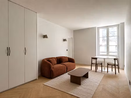 appartement t2 entièrement rénové sèvres-lecourbe