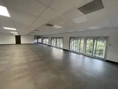 location bureaux 125 m² à 334 m²