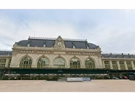 location bureaux 250 m²