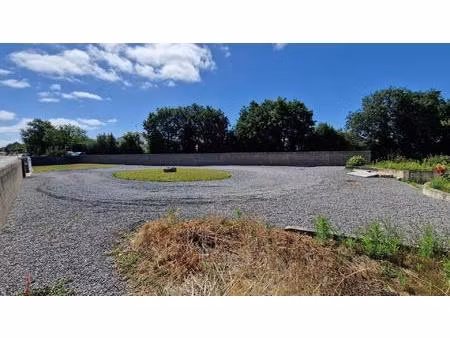 beau terrain à bâtir  d'une superficie de plus de 400 m2  à talmont saint hilaire