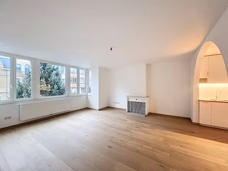 appartement te huur in sint-jans-molenbeek met 3 slaapkamers