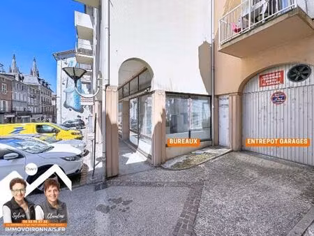 a l'entrée de voiron  murs à vendre de 192 m² : local bureaux/commerce 88 m² + entrepôt ga