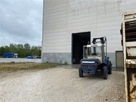 location entrepôt / local d'activités belmont tramonet 4 867 m²