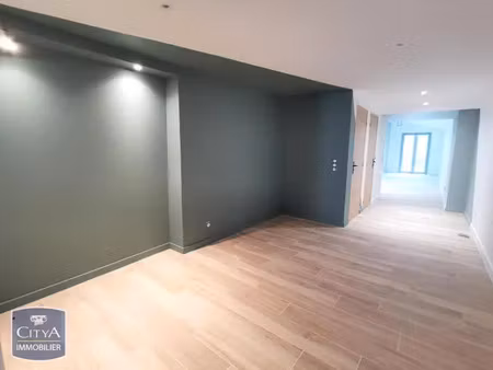 local commercial à louer 67.37 m² - laon (02) - 400€
