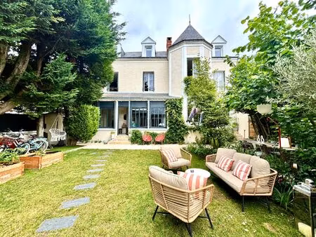 vente maison de luxe tours 10 pièces 229 m² <meta name="description" content="élégante dem