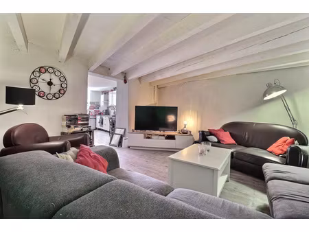 chateau gombert  grand t2/3 de 82 m² centre village