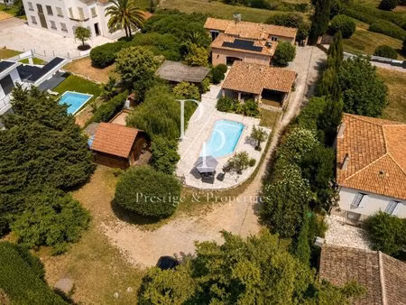 a vendre - villa de plain pied - a pied des commerces - mougins