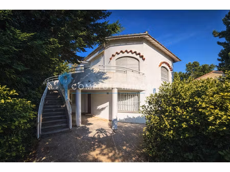 maison 5pièce(s) 3chambre(s) 125 m² arles (13200)