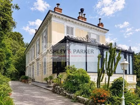 nice – gairaut / villa laetitia | ensemble rare de 10 pièces avec 7 chambres  jardins...