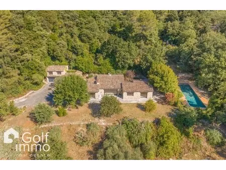villa de charme en pierre plain-pied 300 m² terrain 1.7 ha piscine balinaise