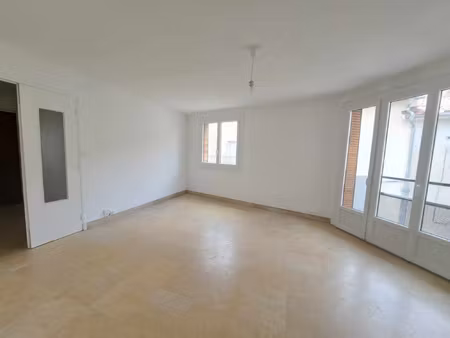 location appartement 3 pièces 67m² nimes 30000