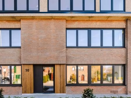 appartement te huur in sint-niklaas met 3 slaapkamers