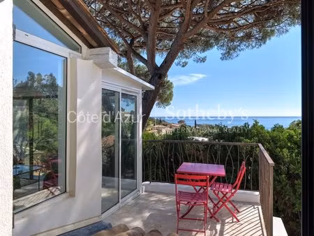 les issambres villa 183 m² vue mer à pied plage avec piscine et